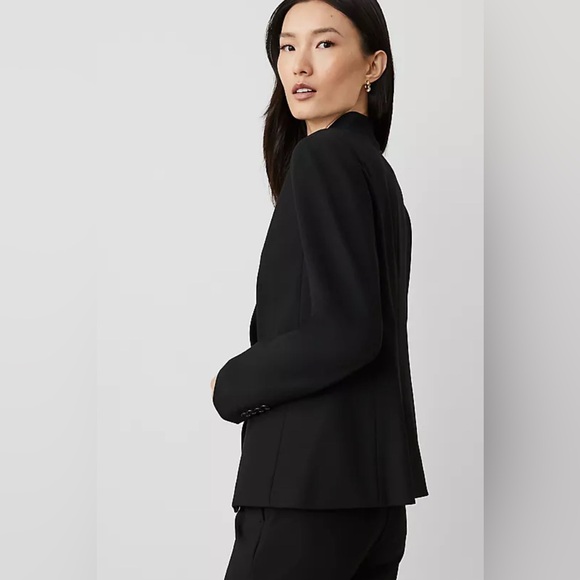 Ann Tylor Petite Cutaway Blazer in Bi-Stretch - Picture 2 of 7